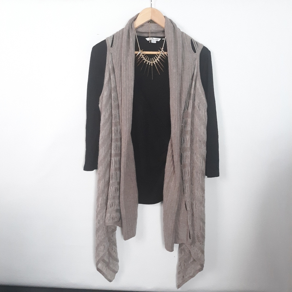 /Miss me distressed Hi-Lo vest